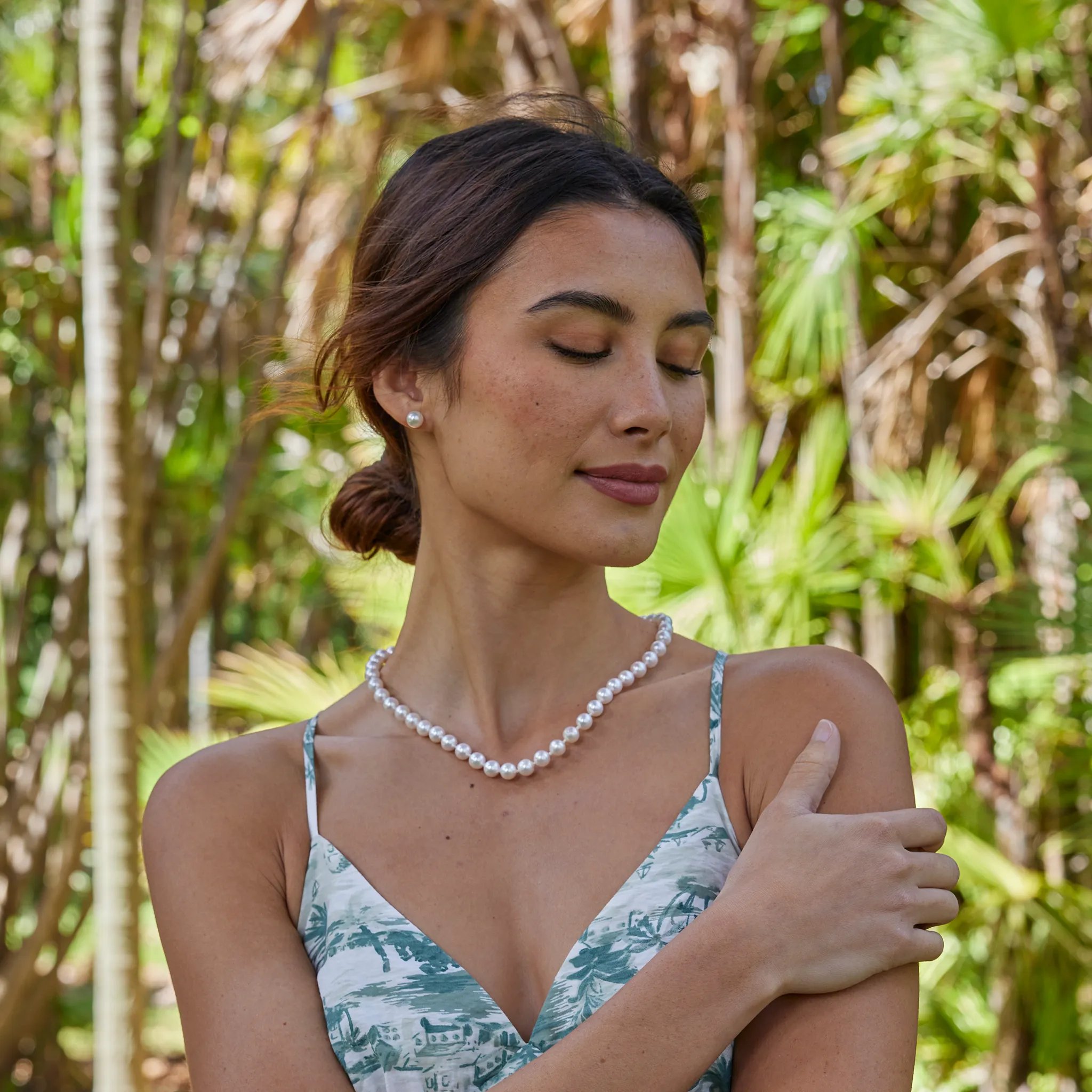 18-19" Akoya White Pearl Strand with Gold Clasp - 8-8.5mm