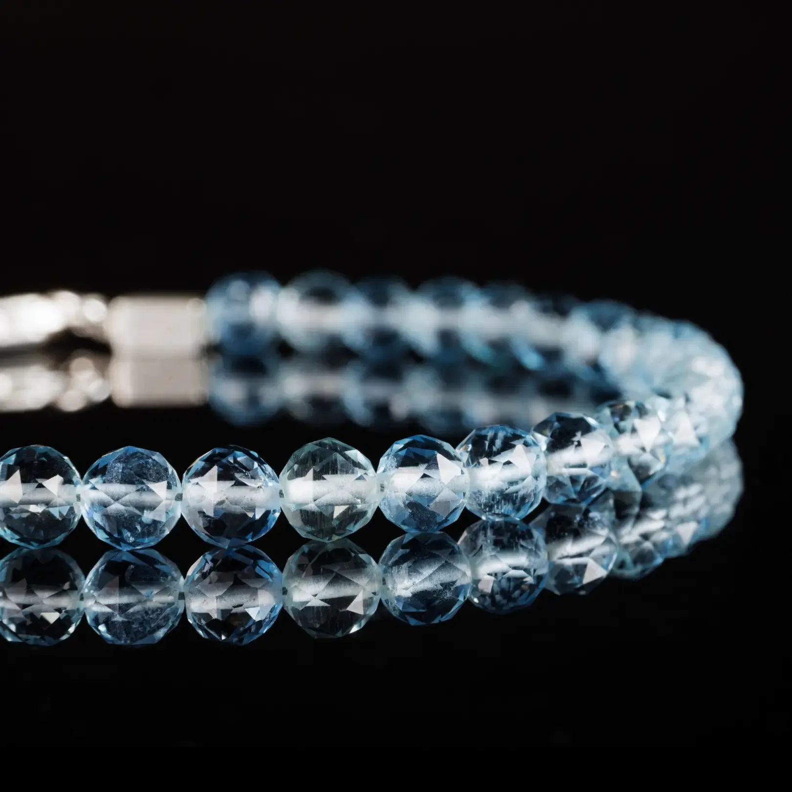 Aquamarine Bracelet 30 carat  (5-5.5mm)