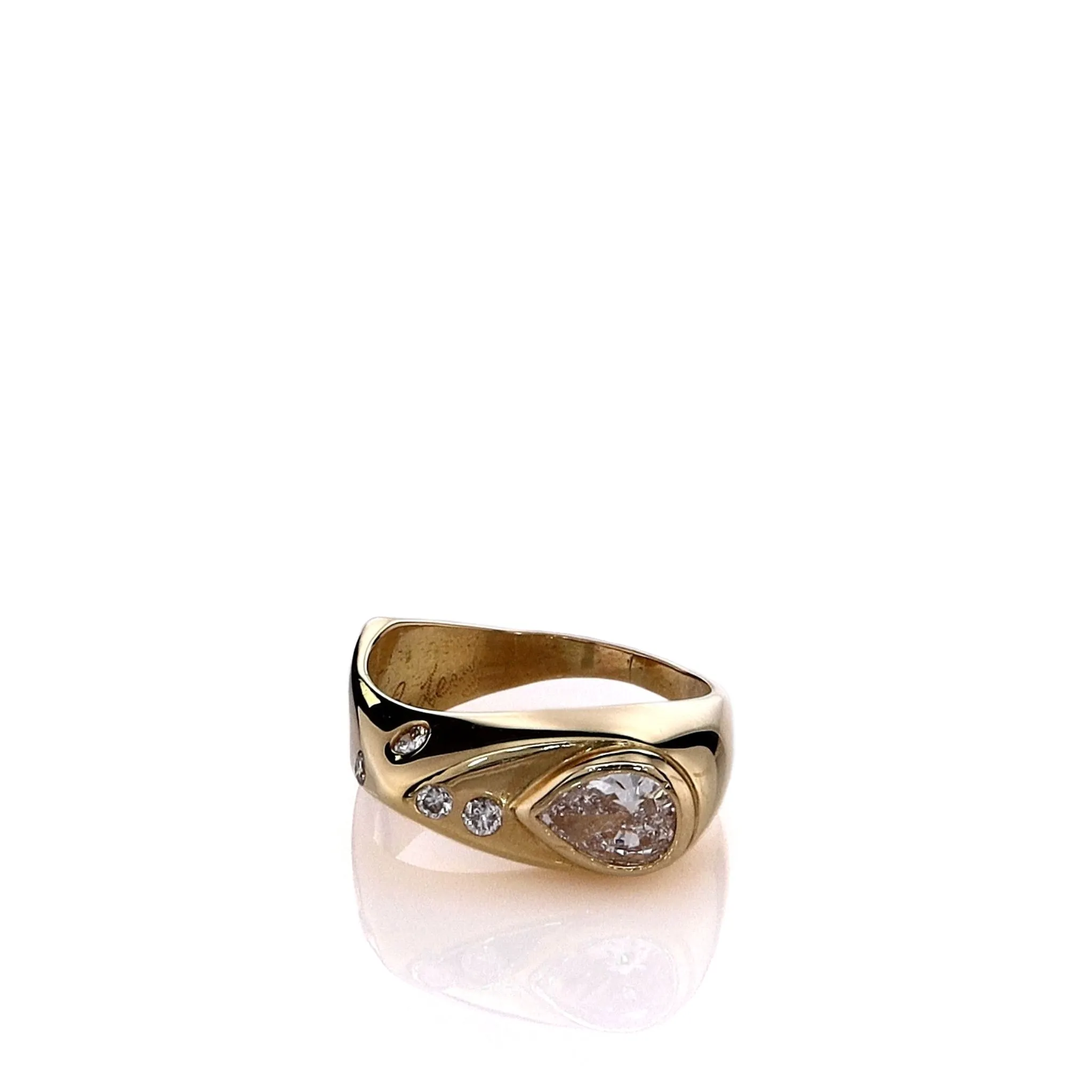 Estate 18k Yellow Gold Abstract Shank Pear Shaped Diamond Ring