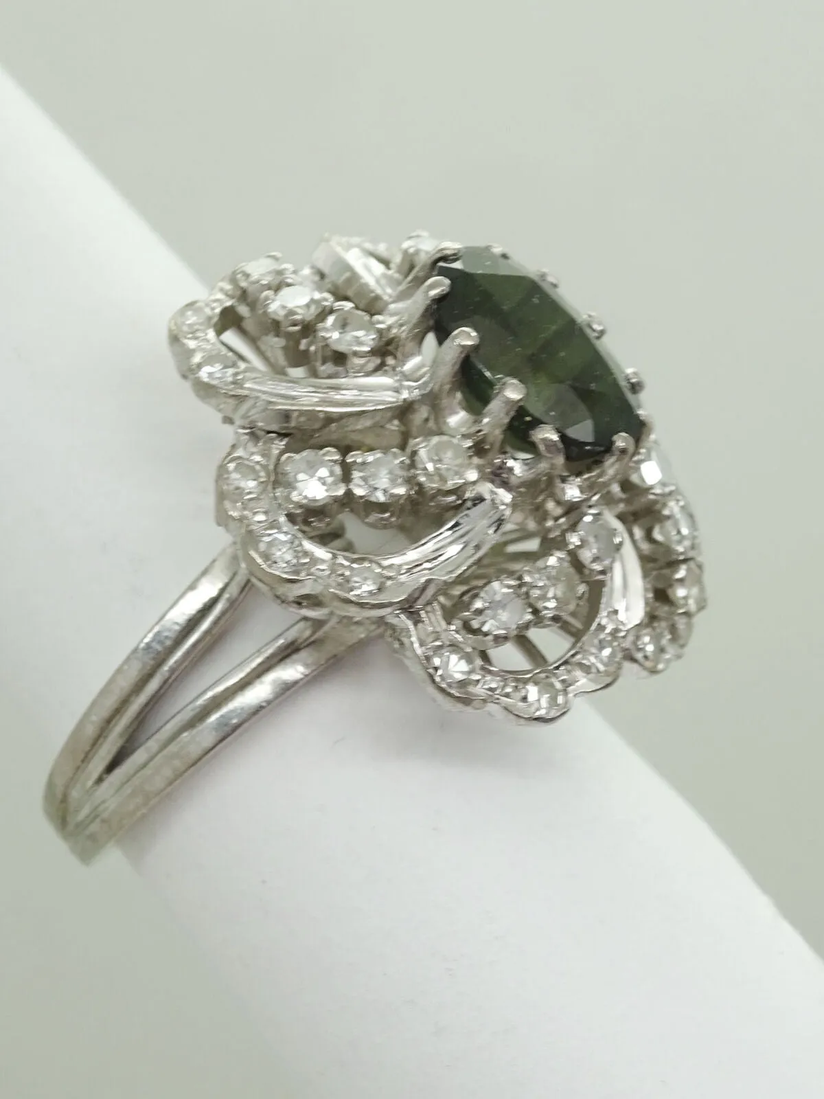 Natural Oval Green Sapphire & Diamond Ballerina Ring 14k White Gold Size 5.5