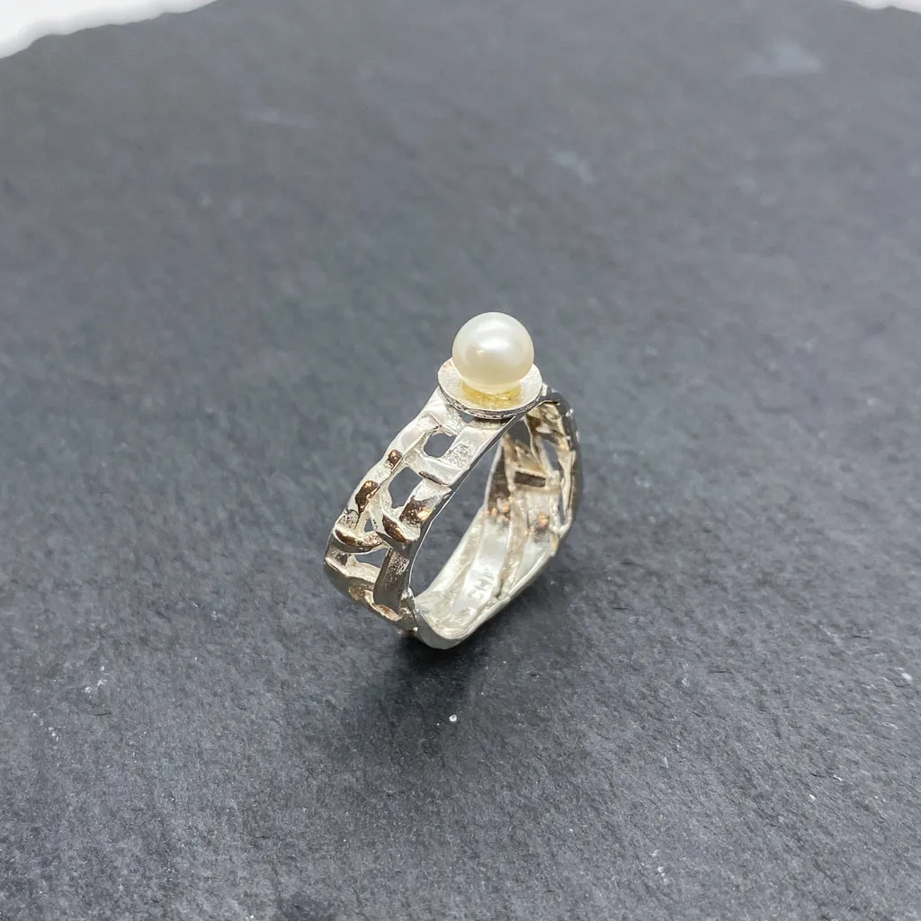 Skinny Woven Basket Pearl Ring